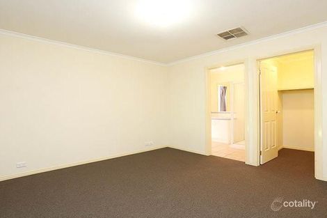 Property photo of 8 Capri Close South Morang VIC 3752