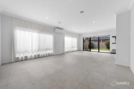 Property photo of 43 Sunlight Circuit Lara VIC 3212