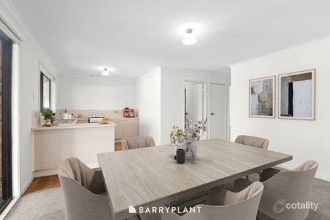 Property photo of 15 Manna Gum Court Narre Warren VIC 3805