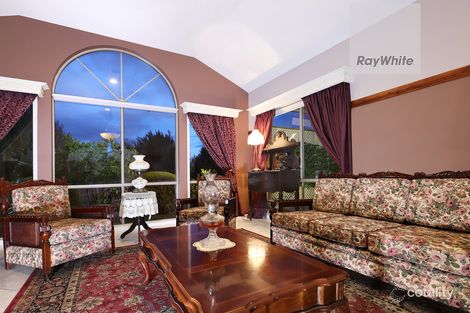 Property photo of 10 Lamplight Way Attwood VIC 3049