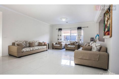 Property photo of 33 Biltmore Crescent Roxburgh Park VIC 3064