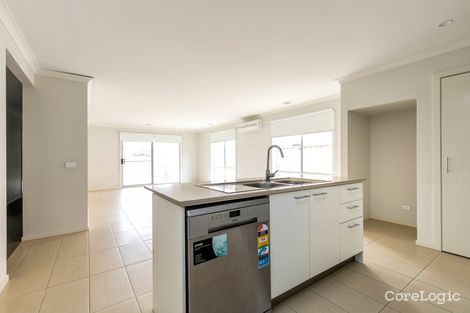 Property photo of 4 Baloo Walk Werribee VIC 3030