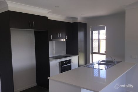 Property photo of 2/310 Tallagandra Road Holmview QLD 4207