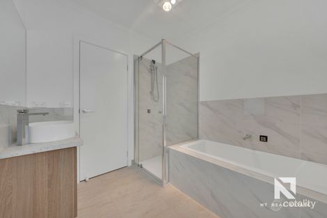 2/43 Gamalite Dr, Harkness, VIC 3337