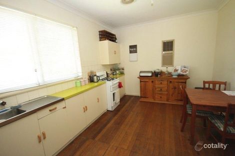 Property photo of 18 Gowrie Parade Mount Austin NSW 2650