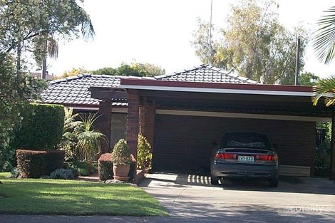 31 Honeysuckle St, Mansfield, QLD 4122