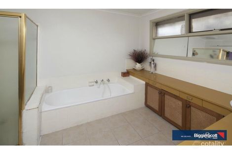 Property photo of 40 Holme Road Ferntree Gully VIC 3156