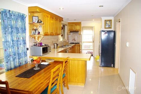 Property photo of 1 Waruka Close Endeavour Hills VIC 3802
