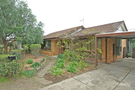 2 Richard Ave, Hackham, SA 5163