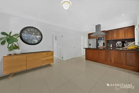 Property photo of 94 Buckmaster Drive Mill Park VIC 3082