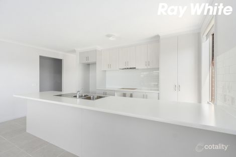 65 Pinnacle Dr, Pakenham, VIC 3810