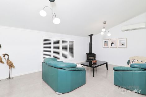 Property photo of 17 Avondale Crescent Parkinson QLD 4115