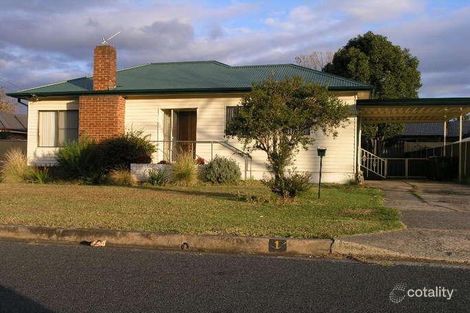 Property photo of 1 Carr Parade Unanderra NSW 2526