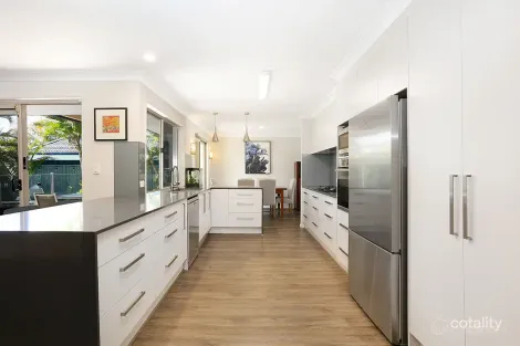 Property photo of 46 Lakefield Crescent Paradise Point QLD 4216
