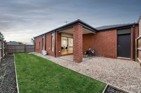 Property photo of 2 Potter Circuit Mickleham VIC 3064