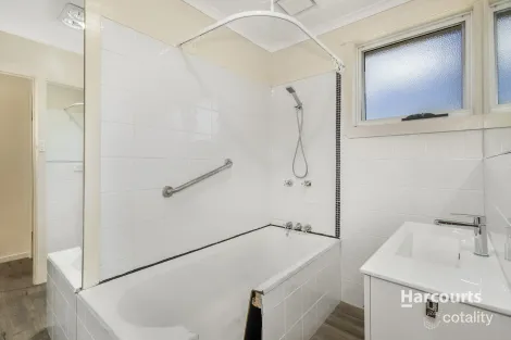 Property photo of 4 Southern Place Somerset TAS 7322