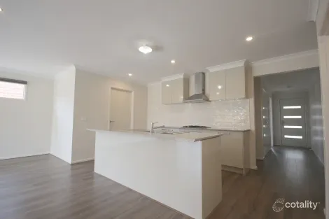 Property photo of 12 Tooronga Drive Mickleham VIC 3064