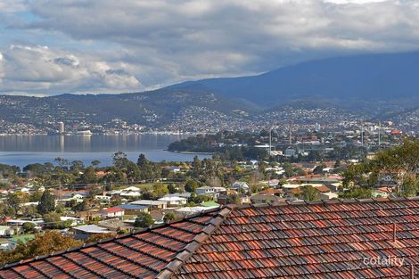 7 Nankoor Cres, Howrah, TAS 7018