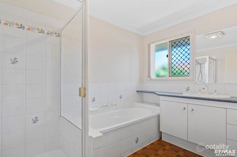 Property photo of 61 Amanda Street Wynnum West QLD 4178
