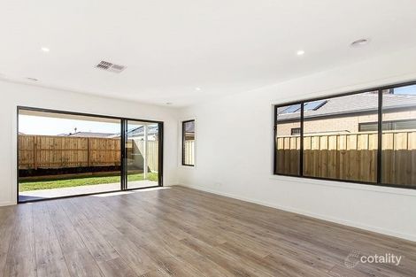 Property photo of 4 Dalveen Drive Fraser Rise VIC 3336