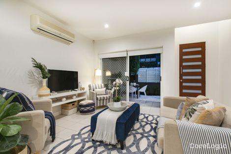 Property photo of 2/24 Hutton Street Clayfield QLD 4011