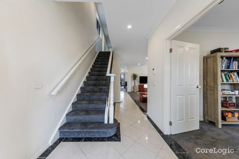 Property photo of 27 Spring Circuit Pakenham VIC 3810