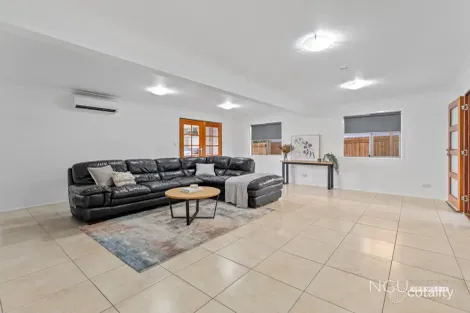 Property photo of 8 Madden Street Silkstone QLD 4304