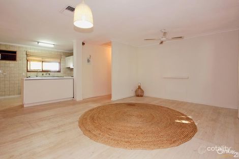 Property photo of 10 Arnhem Crescent Hackham West SA 5163