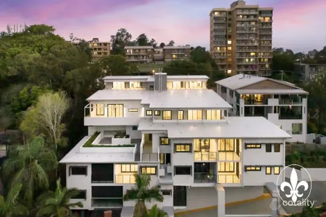 204/68 Sir Fred Schonell Dr, St Lucia, QLD 4067