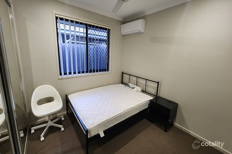 Property photo of 38 Sovereign Drive Deebing Heights QLD 4306