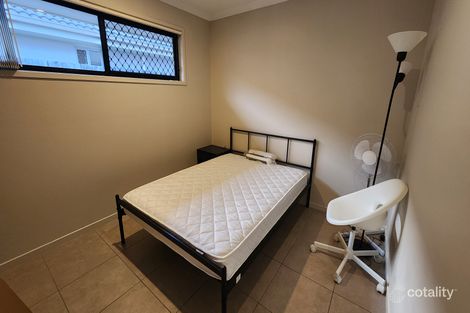 Property photo of 38 Sovereign Drive Deebing Heights QLD 4306