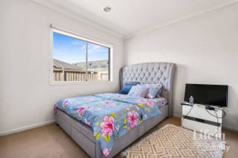 Property photo of 33 Settlement Road Tarneit VIC 3029