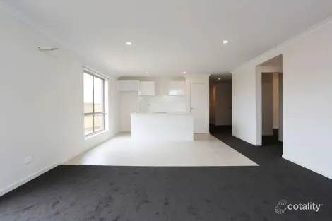 Property photo of 42 Arkins Circuit Tarneit VIC 3029