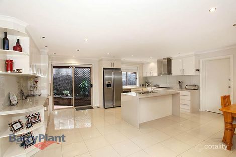 Property photo of 2 Rolaine Close Lilydale VIC 3140