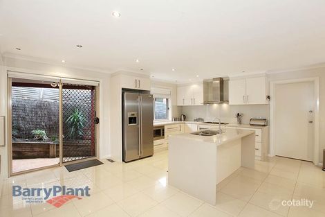 Property photo of 2 Rolaine Close Lilydale VIC 3140