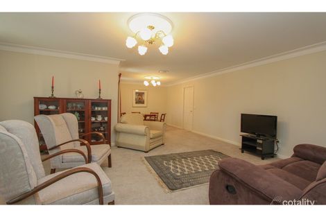 Property photo of 20 Robindale Court Robin Hill NSW 2795
