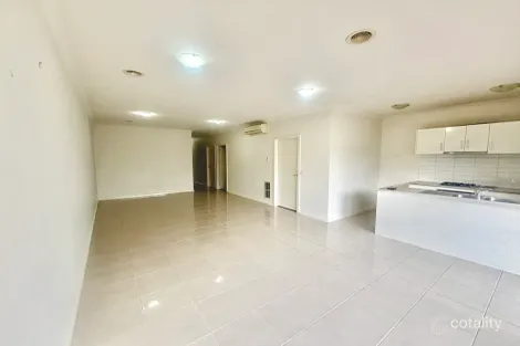 Property photo of 2/38 Loretta Boulevard Tarneit VIC 3029