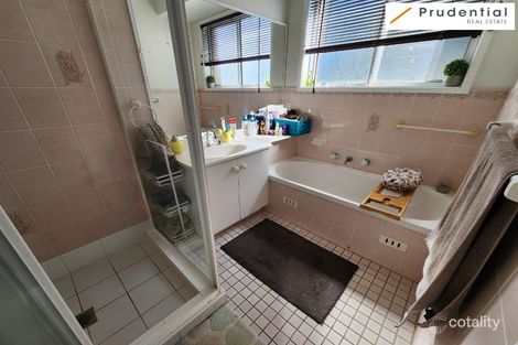 Property photo of 18 Davy Place St Helens Park NSW 2560
