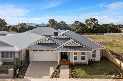 Property photo of 9 Cotton Circuit Gisborne VIC 3437