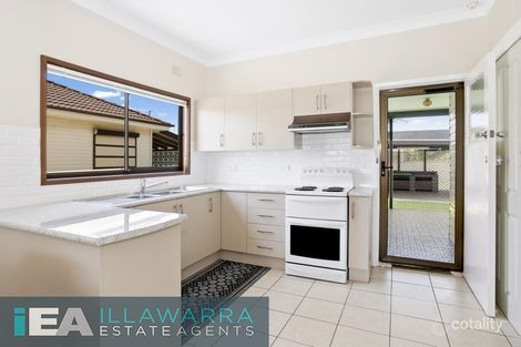 Property photo of 9 Oakland Avenue Windang NSW 2528
