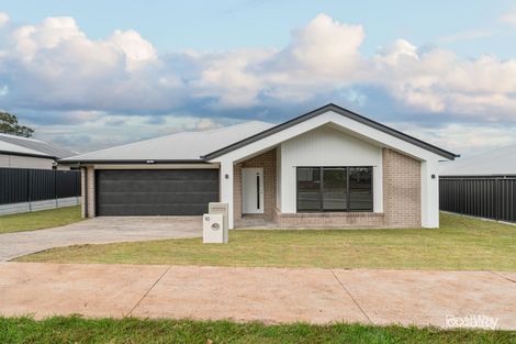 10 Gollan Cct, Kearneys Spring, QLD 4350