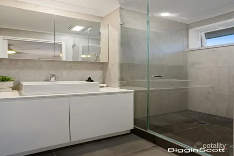 Property photo of 1 Ashworth Drive Seaford VIC 3198