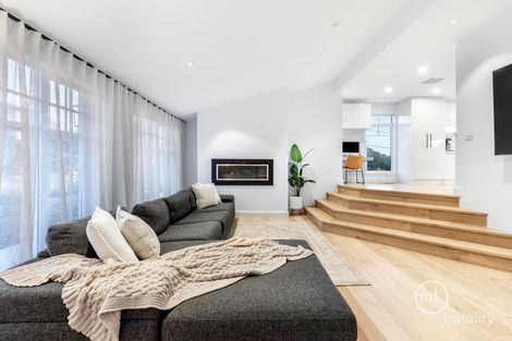 Property photo of 1 Baloo Court St Helena VIC 3088