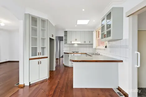 Property photo of 4 Bohan Grove Belmont VIC 3216
