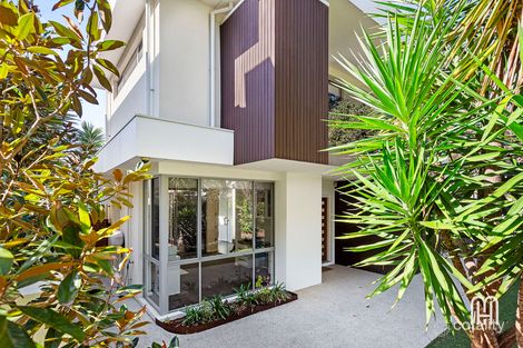 2 HONEYPOT WAY, CHURCHLANDS, WA 6018