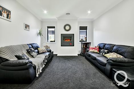 Property photo of 8 Numbat Place Warragul VIC 3820