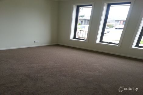 Property photo of 10 Antill Rise Epping VIC 3076