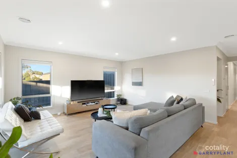 Property photo of 8 Bronzewing Drive Cowes VIC 3922