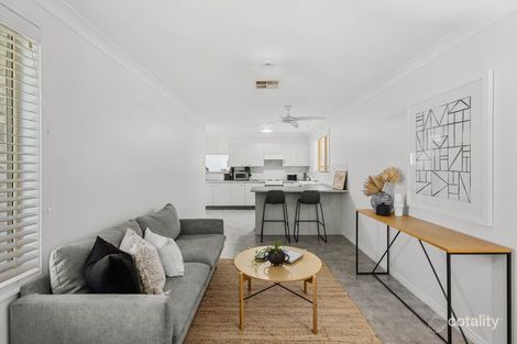 Property photo of 2/23 Bimbadeen Close Belmont North NSW 2280