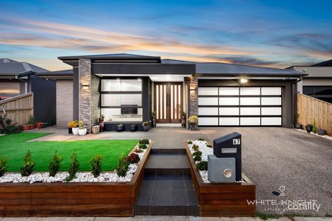 Property photo of 67 Pear Parade Fraser Rise VIC 3336